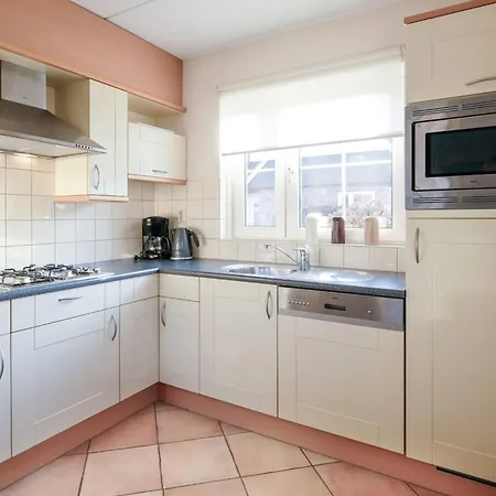 For 6 Guest Holiday home Sint Maartensvlotbrug