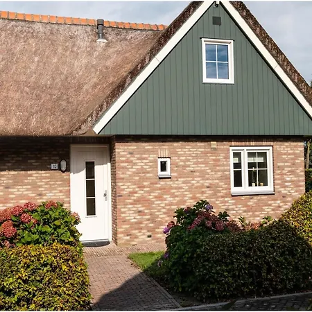 By The Nature Reserves Ferienhaus *